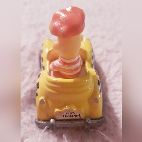 1981 Sesame Street Bert Figure Yellow Taxi Cab Diecast Car Playskool Vintage - Picture 10 of 15